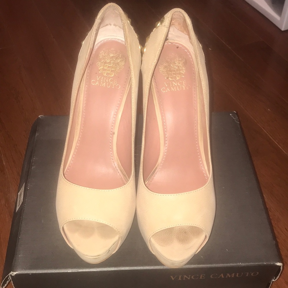 Vince Camuto Pumps